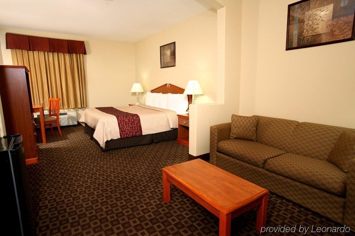 Red Roof Inn & Suites Лейк Чарльз Номер фото
