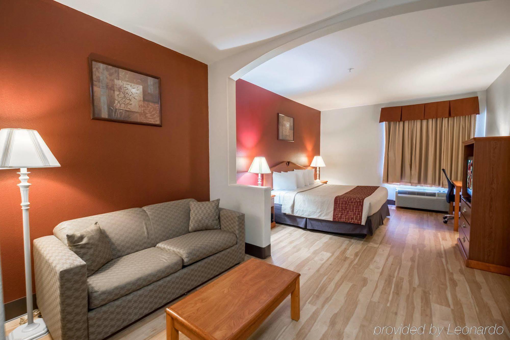 Red Roof Inn & Suites Лейк Чарльз Экстерьер фото