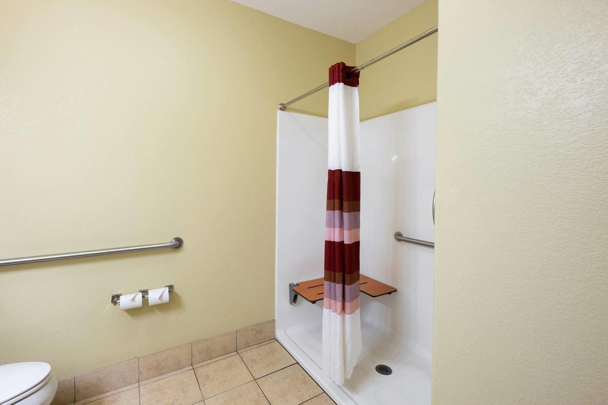 Red Roof Inn & Suites Лейк Чарльз Экстерьер фото